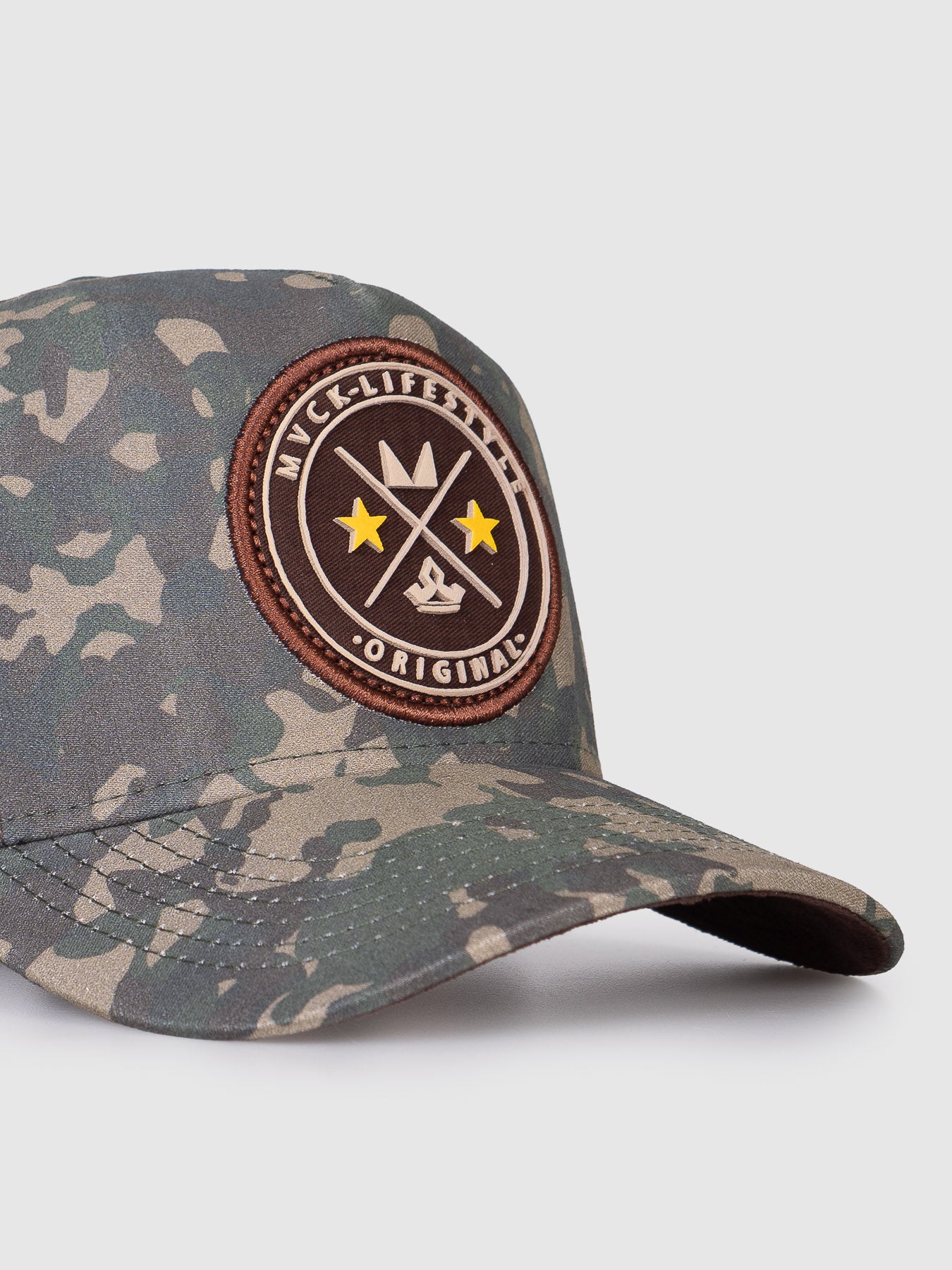Boné Trucker Brasão Camuflado Tela MVCK
