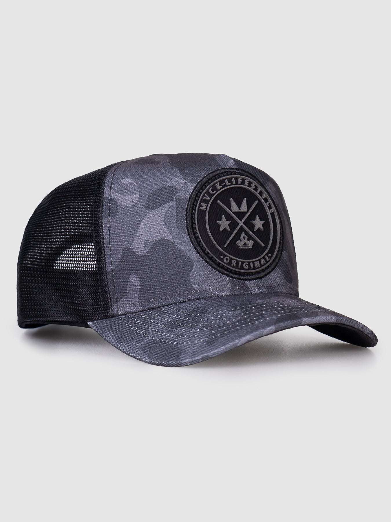 Boné Trucker Brasão Camuflado MVCK