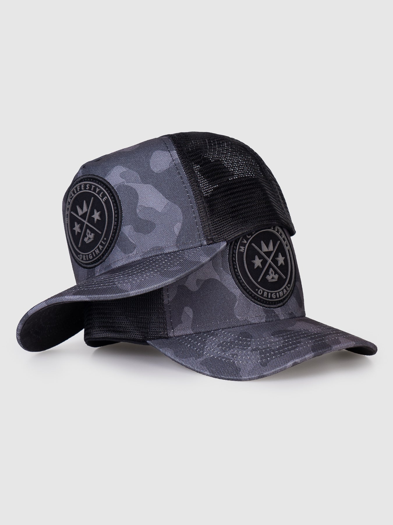 Boné Trucker Brasão Camuflado MVCK