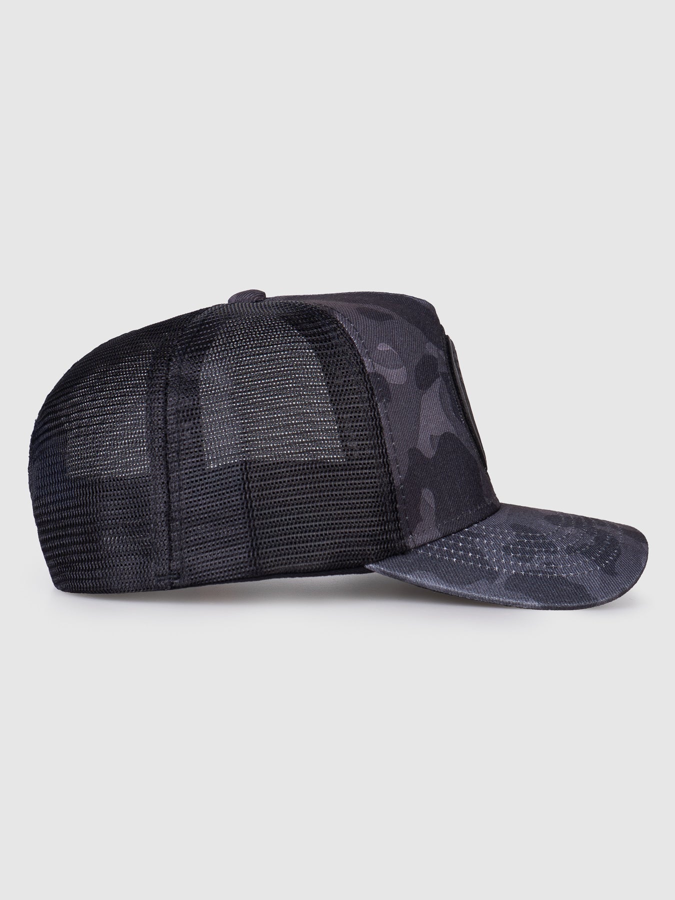 Boné Trucker Brasão Camuflado MVCK