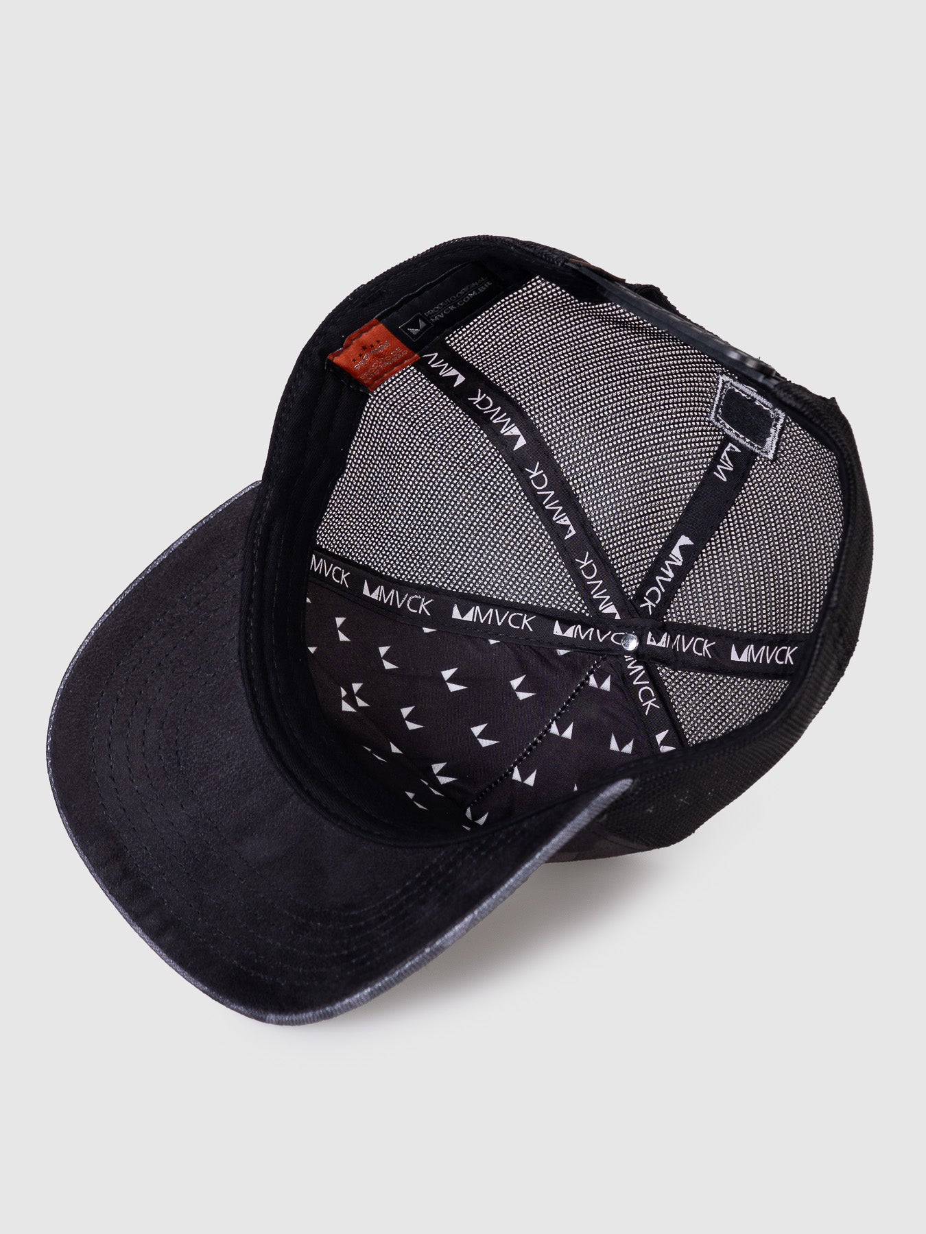 Boné Trucker Brasão Camuflado MVCK
