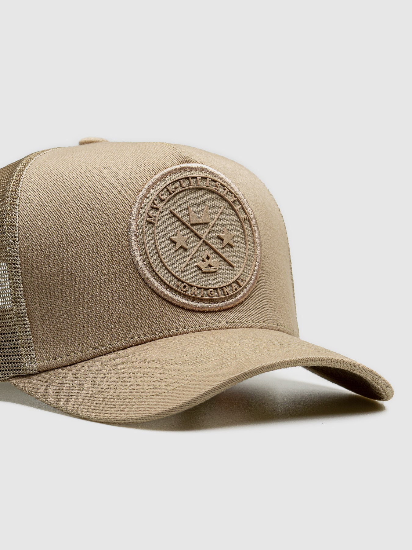 Boné Trucker Brasão Areia MVCK