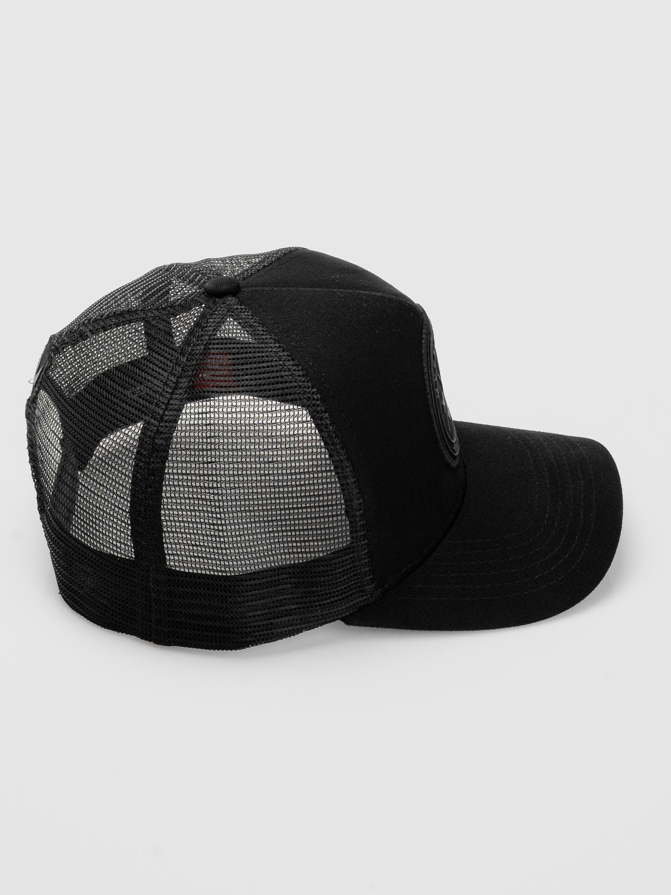 Boné Trucker Brasão All Black MVCK