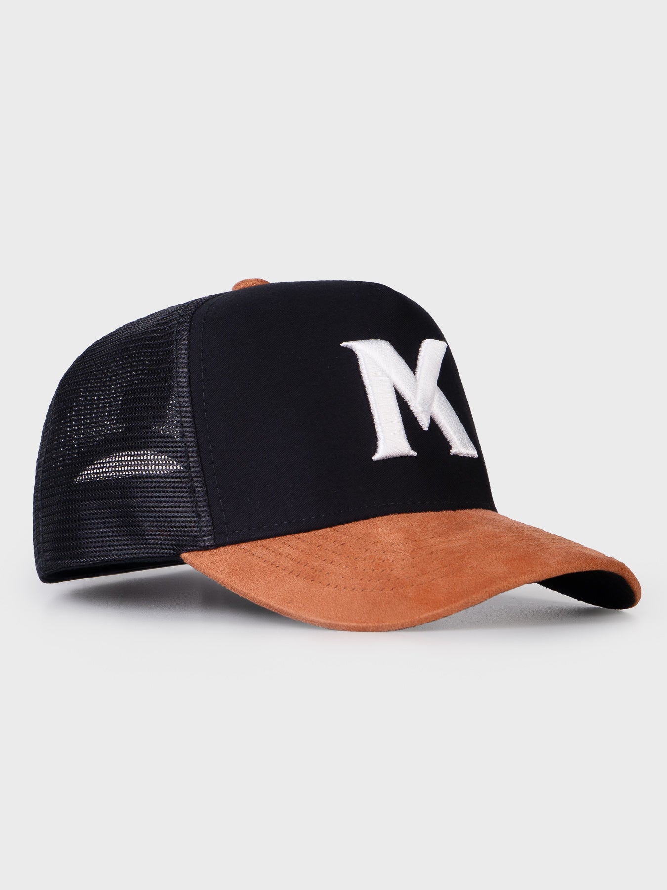 Boné Trucker Maverick Preto Aba Caramelo MVCK