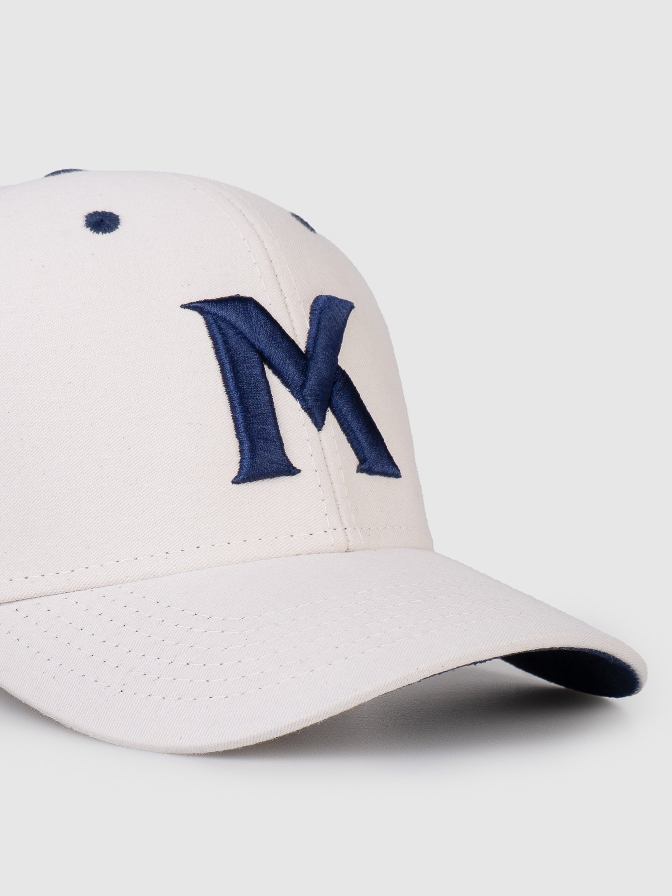 Boné Polo Maverick Off White e Marinho MVCK