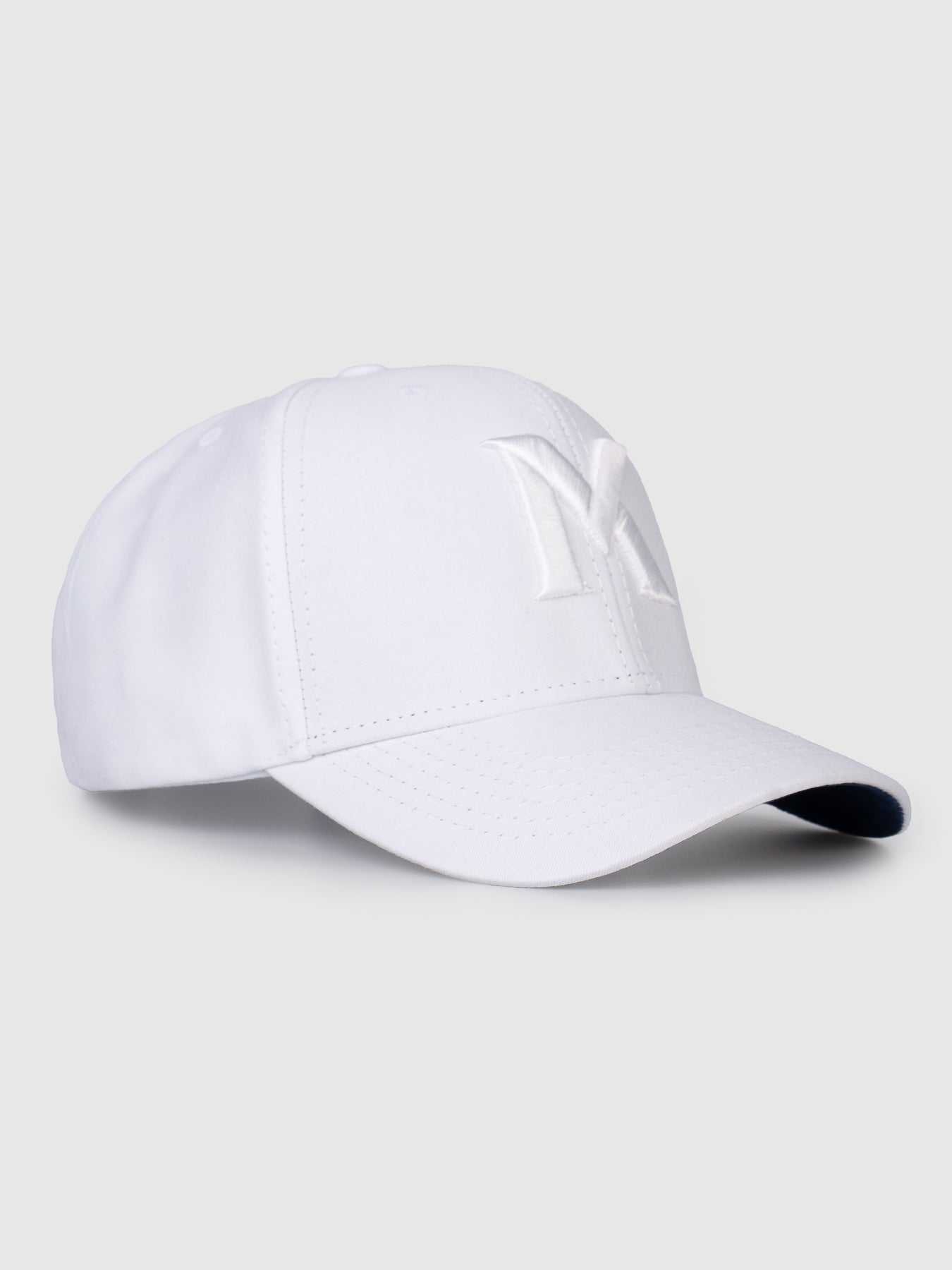 Boné Polo Maverick Branco e Marinho MVCK