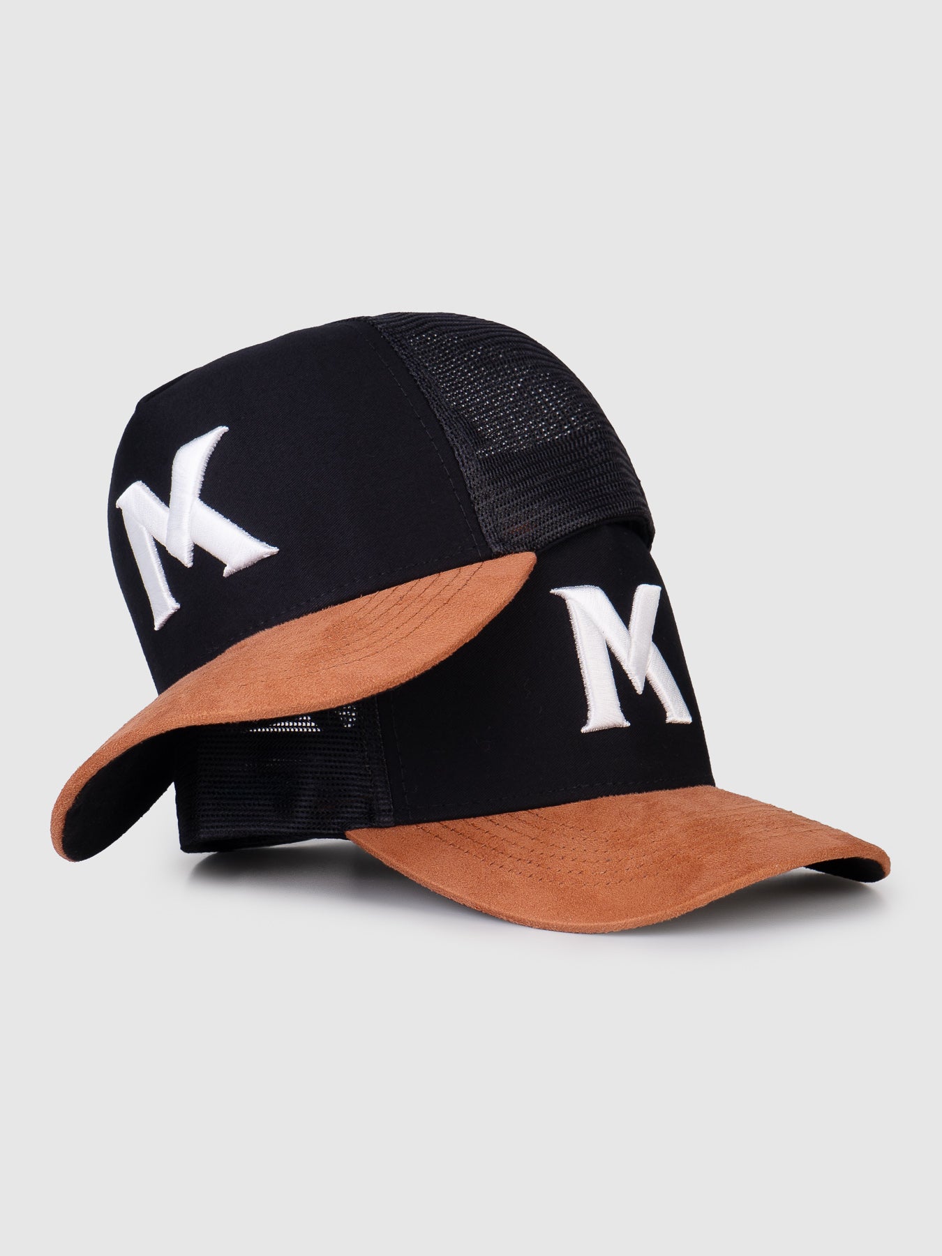 Boné Trucker Maverick Preto Aba Caramelo MVCK