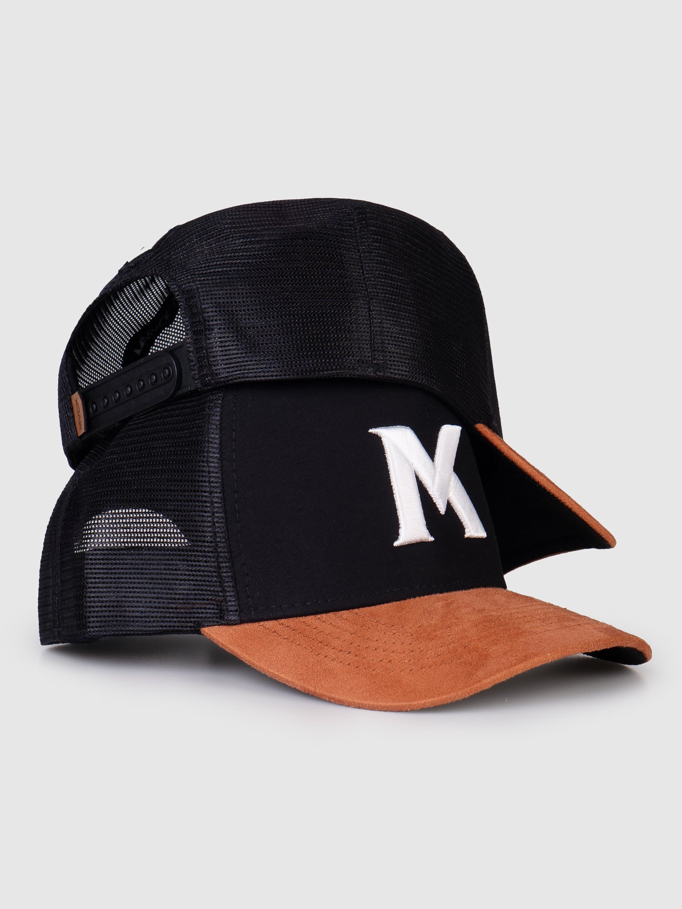 Boné Trucker Maverick Preto Aba Caramelo MVCK