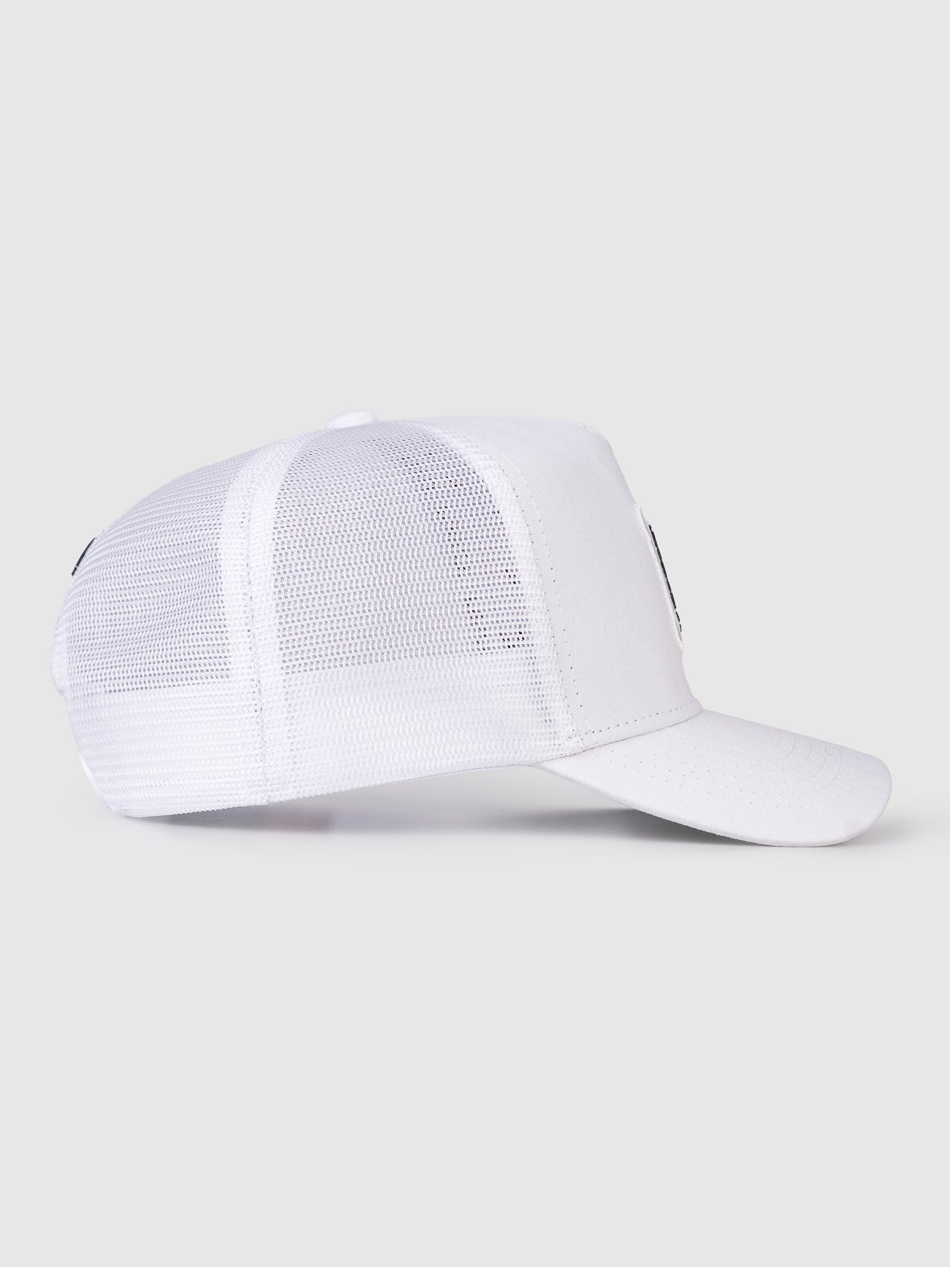 Boné Trucker Maverick Inside Branco MVCK