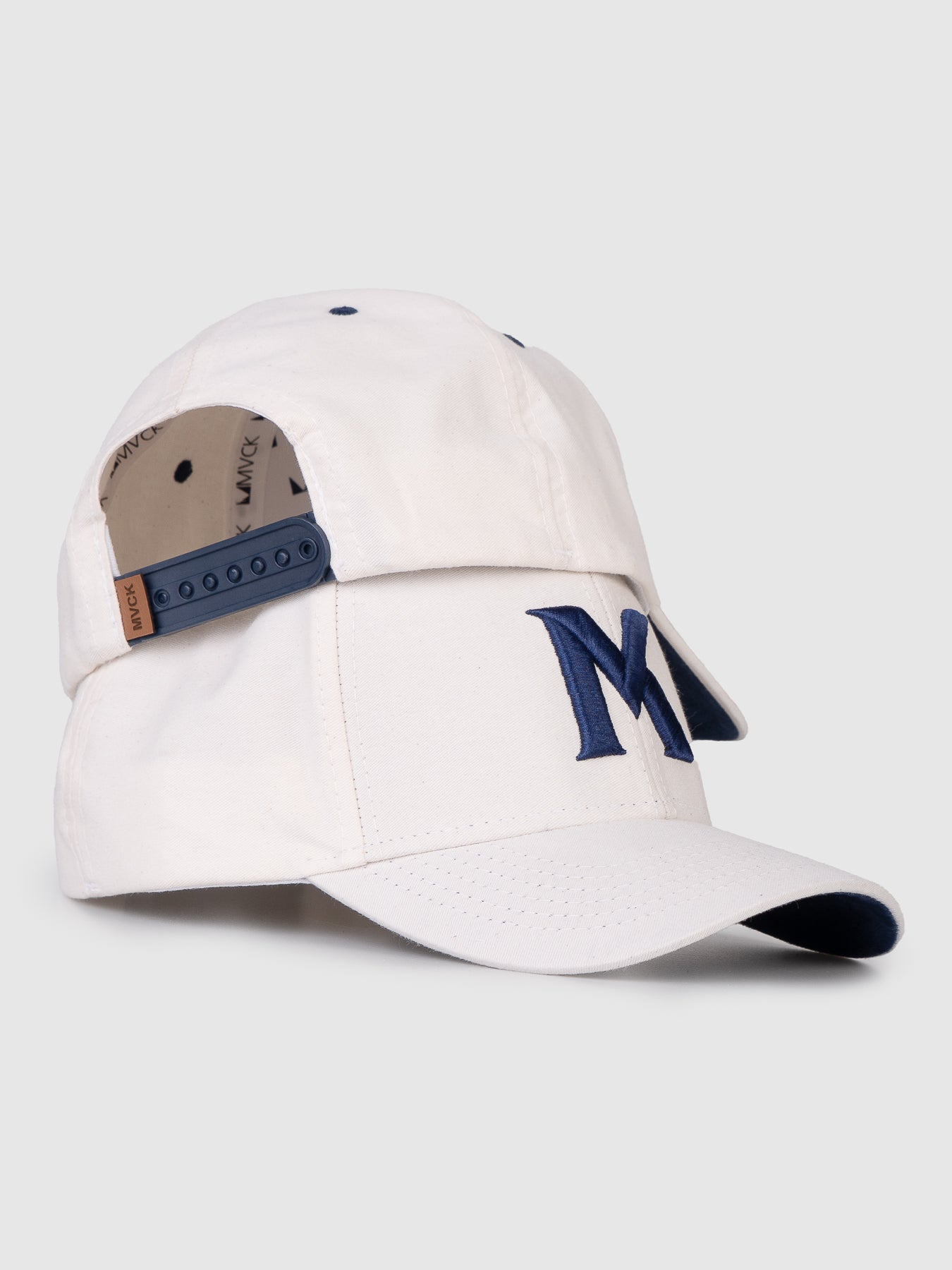 Boné Polo Maverick Off White e Marinho MVCK