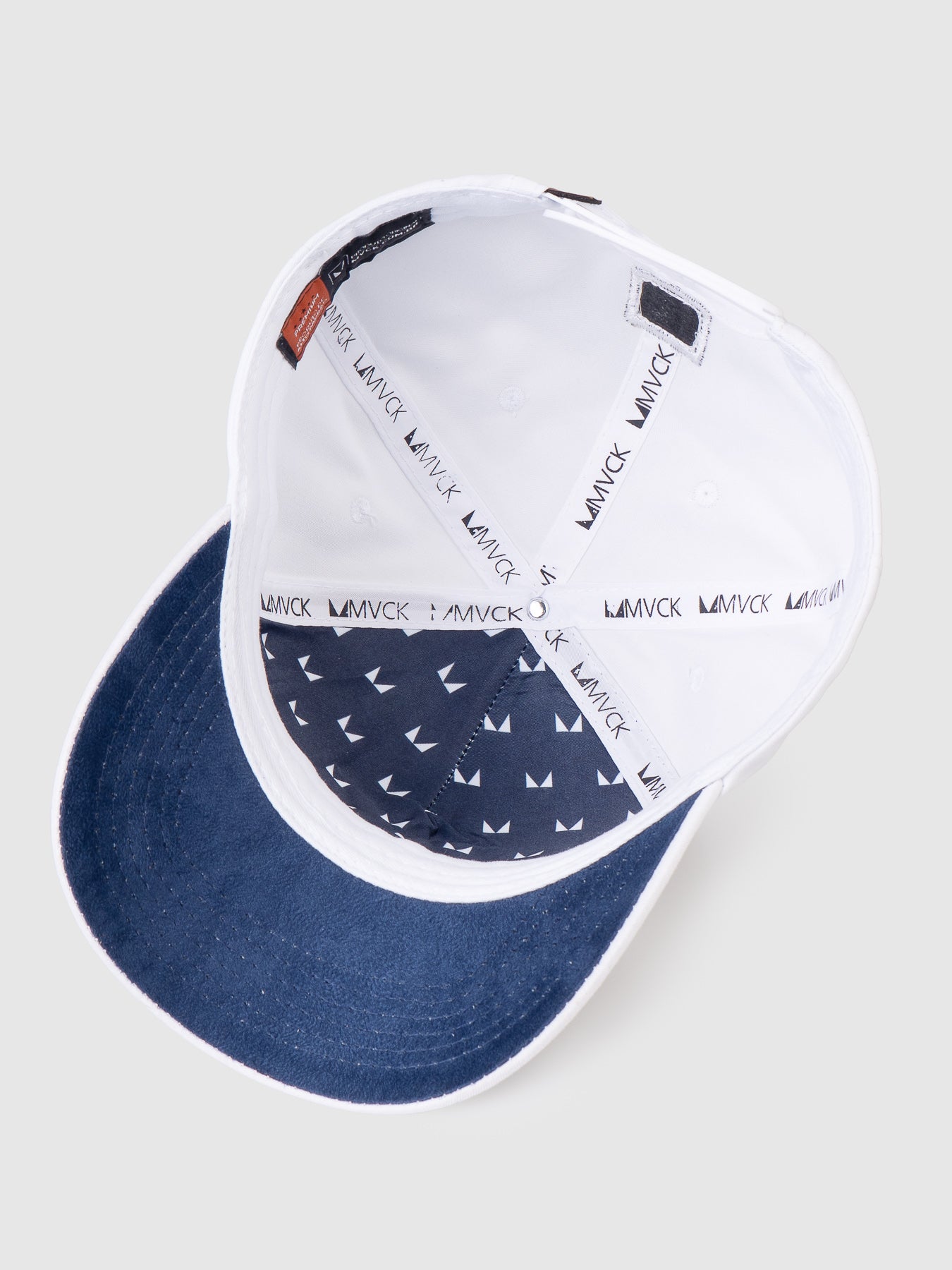 Boné Polo Maverick Branco e Marinho MVCK