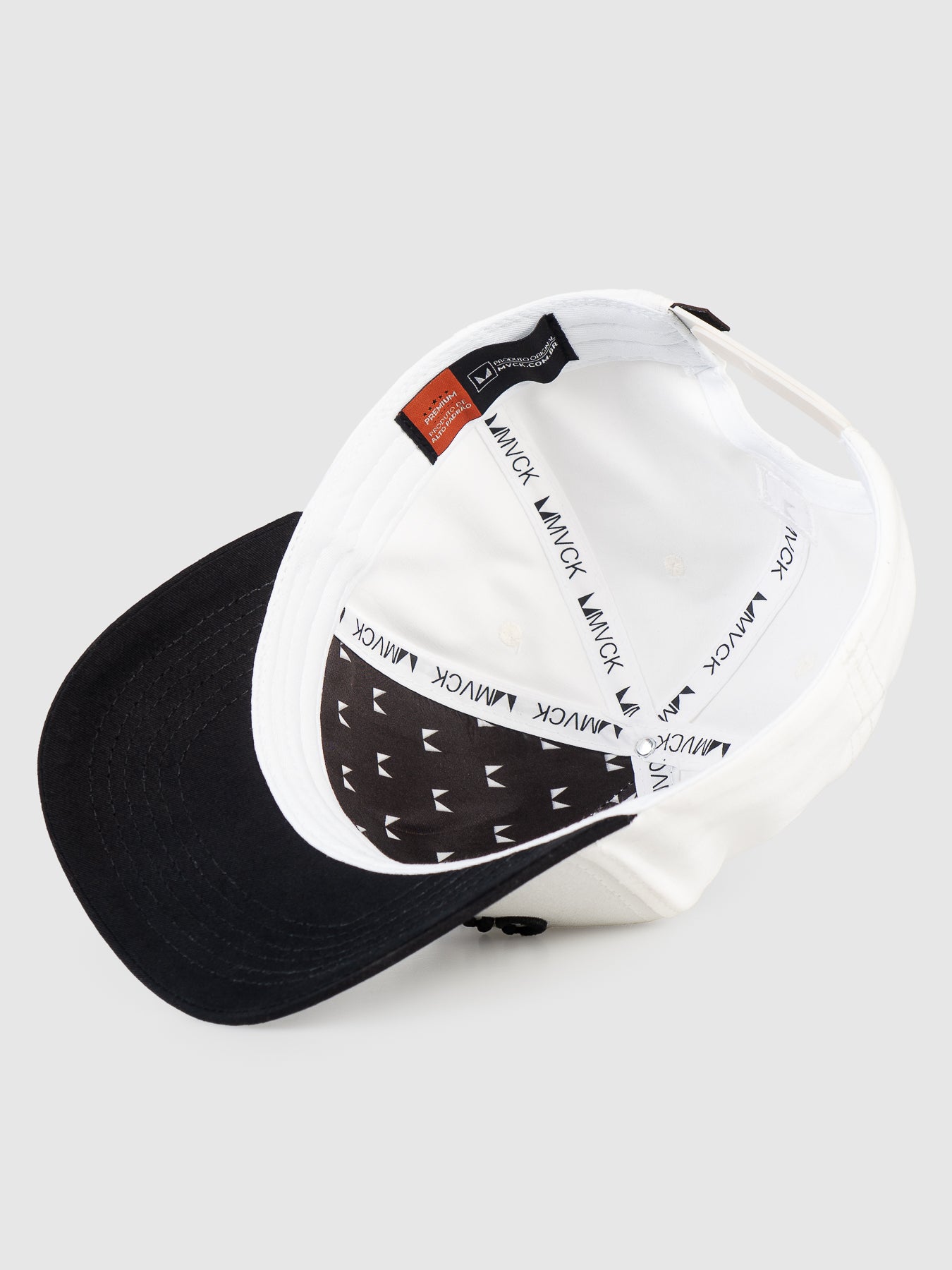 Boné Aba Curva Challenge Off White e Preto MVCK