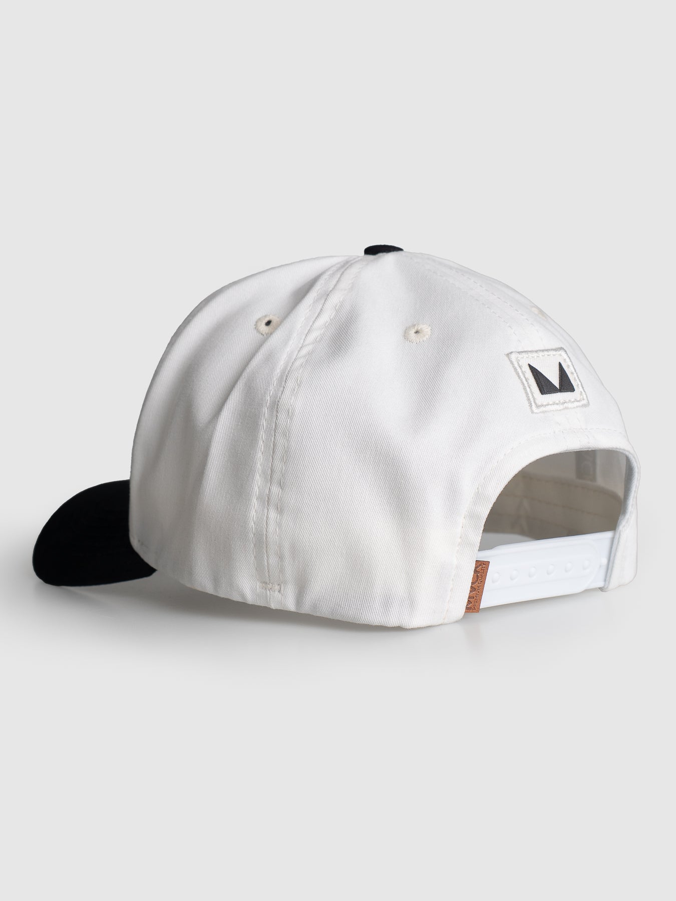 Boné Aba Curva Challenge Off White, Preto e Verde MVCK