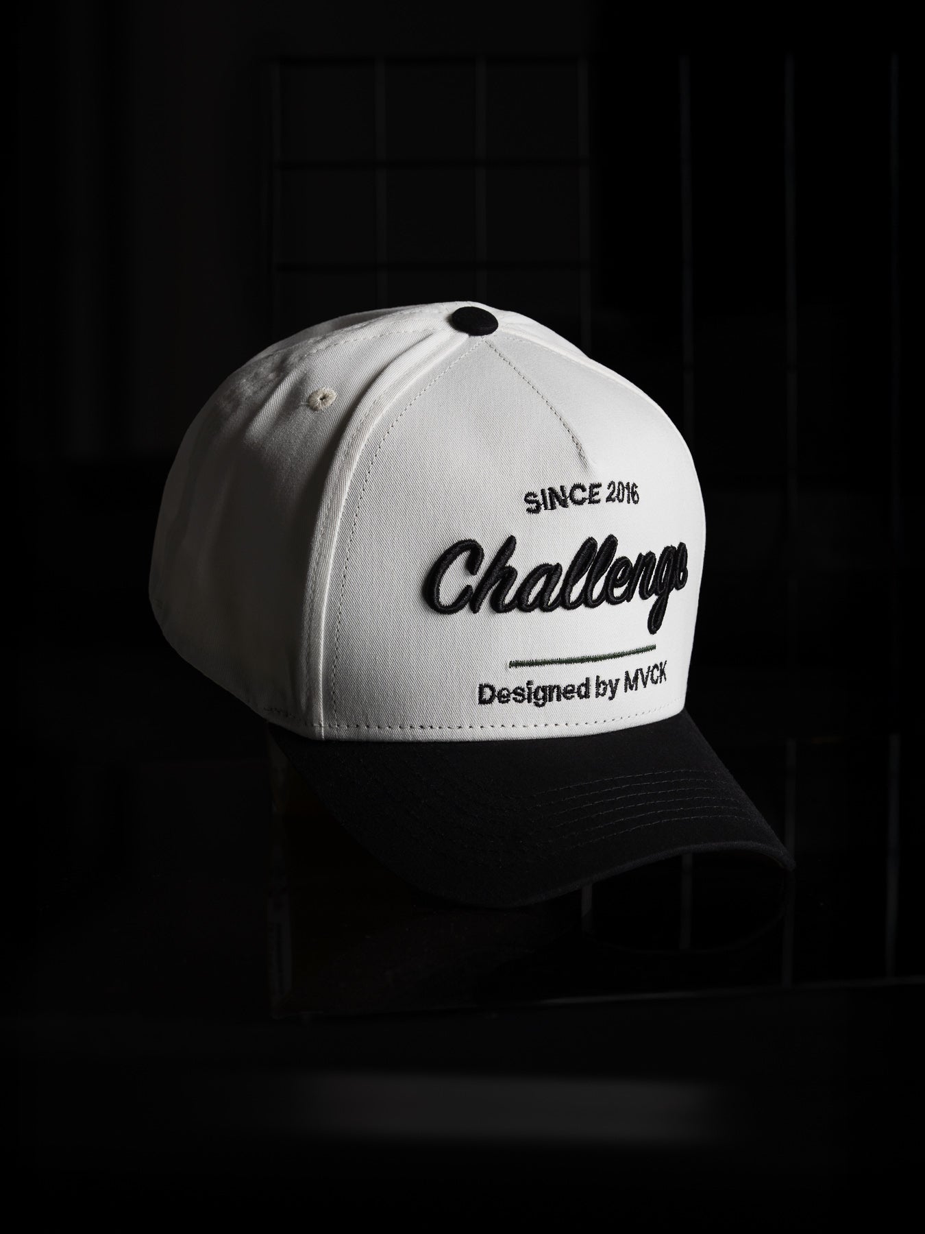 Boné Aba Curva Challenge Off White, Preto e Verde MVCK