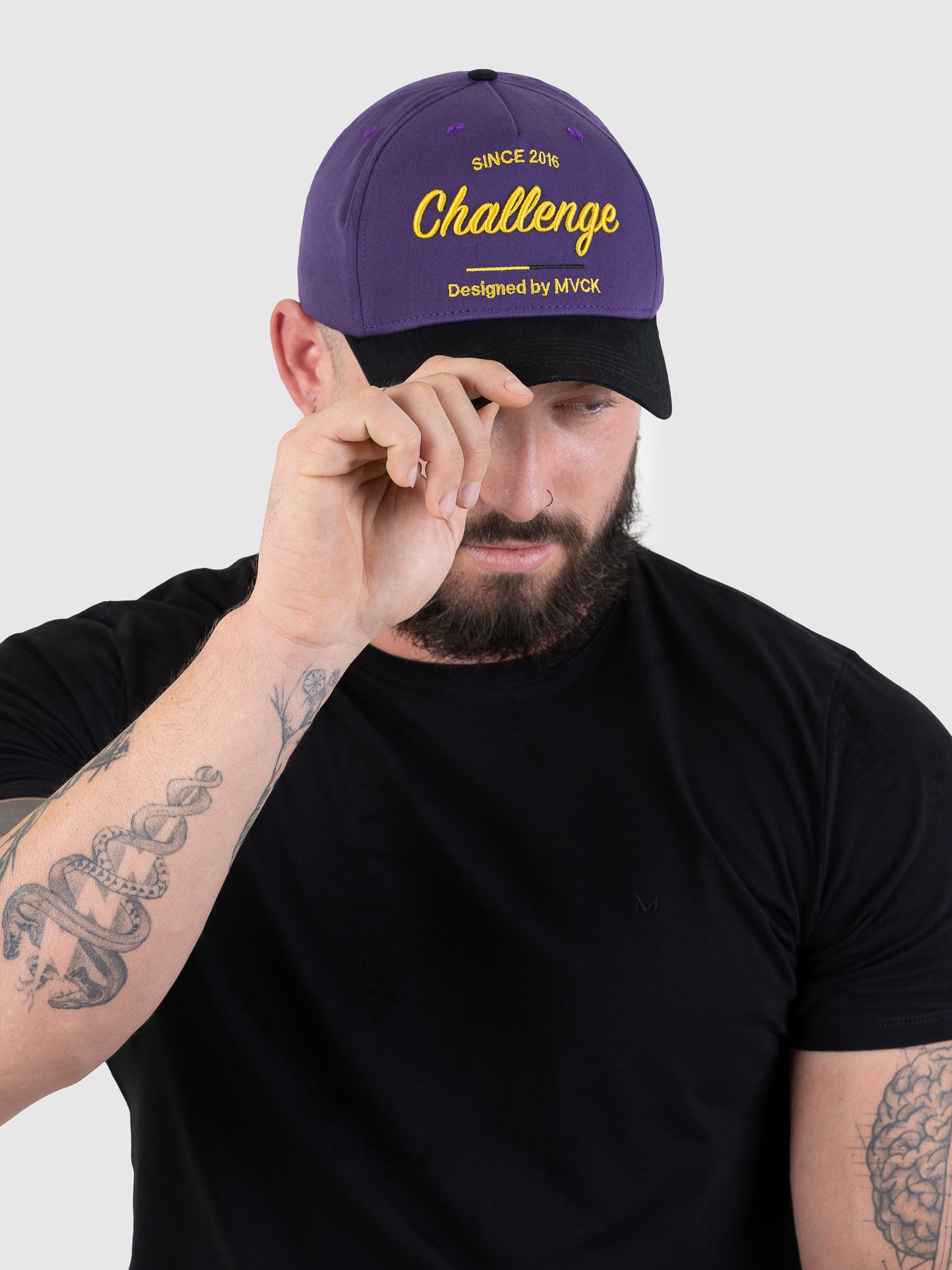 Boné Aba Curva Challenge Roxo e Amarelo MVCK