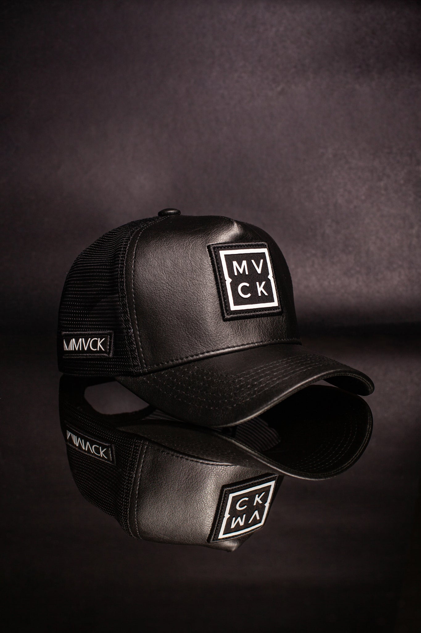 Boné Madrid Trucker Couro Preto MVCK